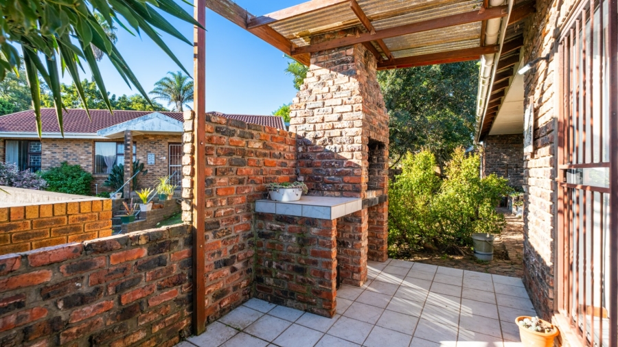 3 Bedroom Property for Sale in Denneoord Western Cape